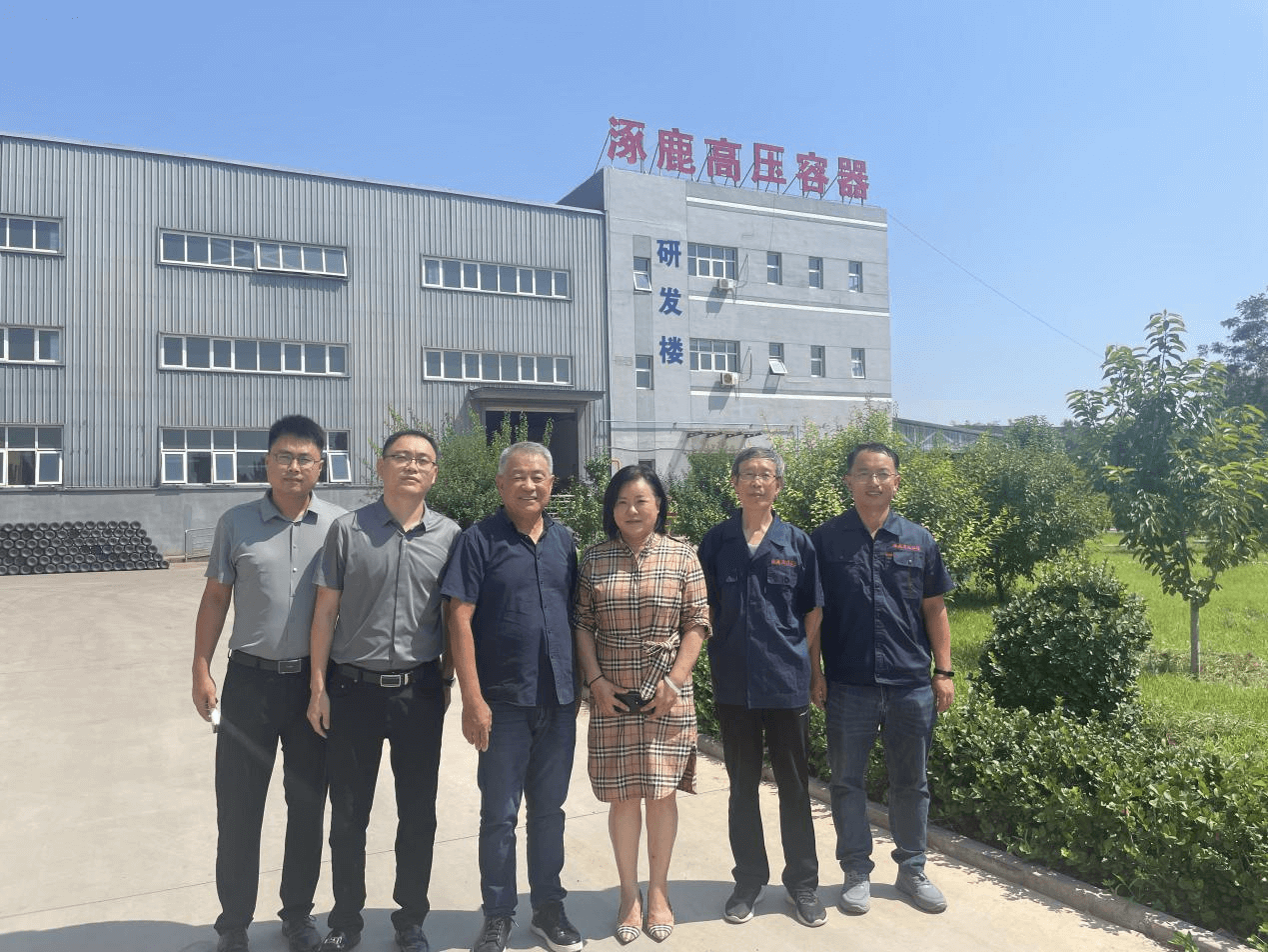 Singapore customer WILMAX came to Zhuolu high-pressure vessel inspection factory and passed!